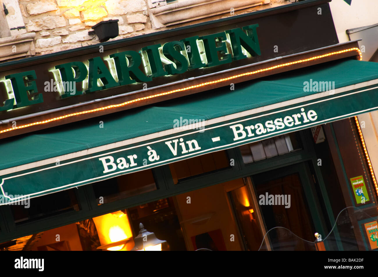 wine bar le parisien beaune cote de beaune burgundy france Stock Photo ...