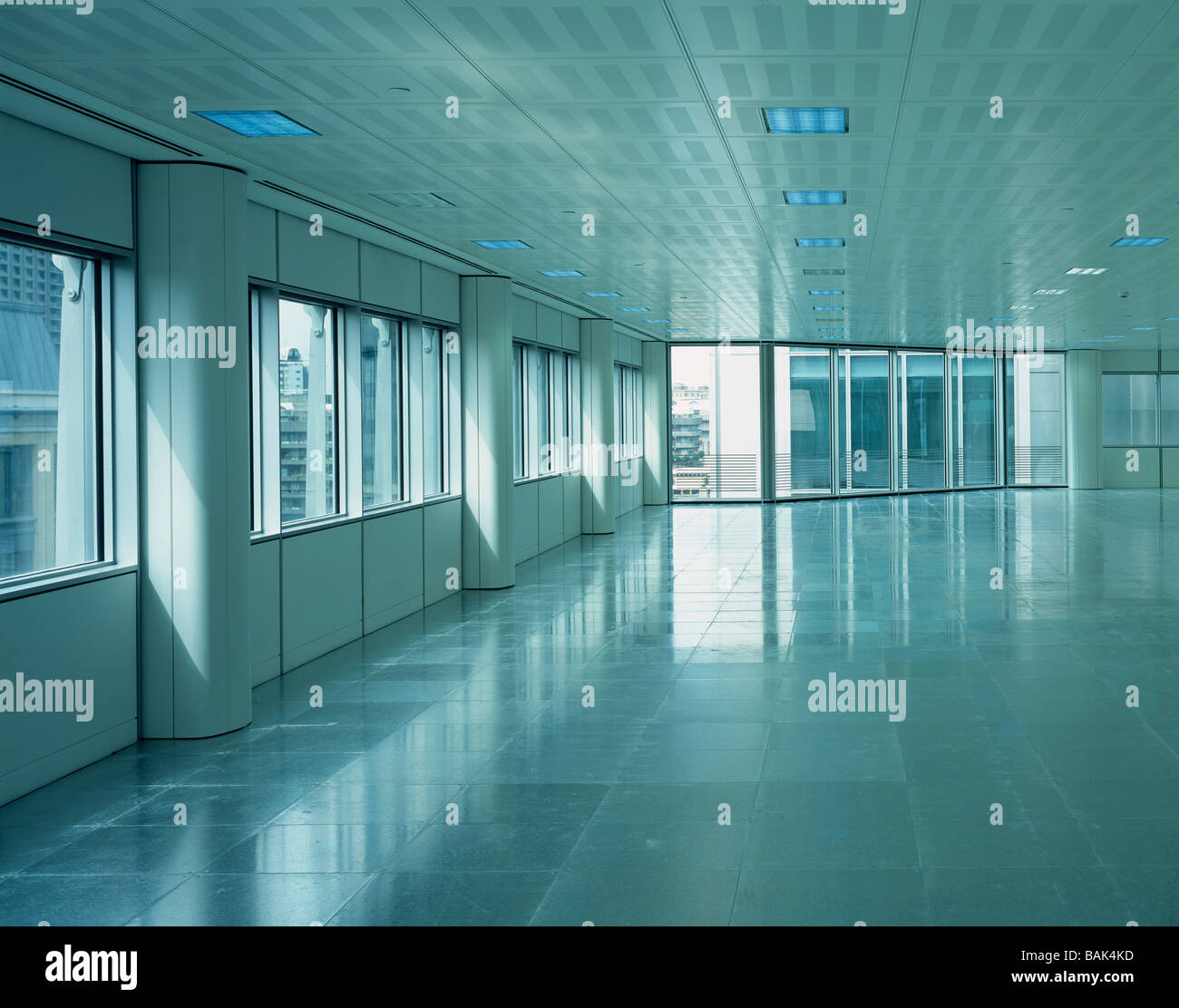Lloyds of london interior hi-res stock photography and images - Alamy