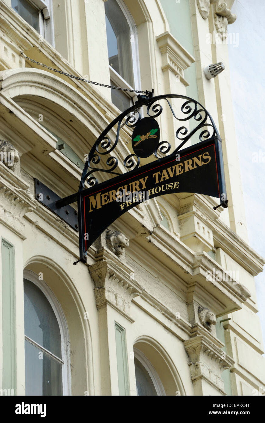 Mercury Taverns Pub in Mile End Road London Stock Photo