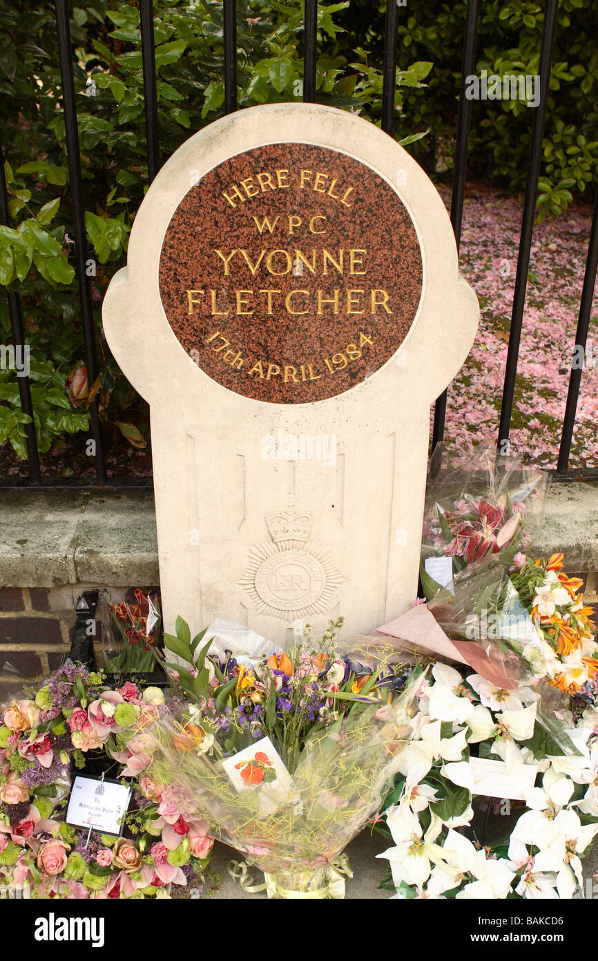 London memorial to WPC Yvonne Fletcher shot and murdered in St James's Square outside the Libyan Embassy in 1984 Stock Photo