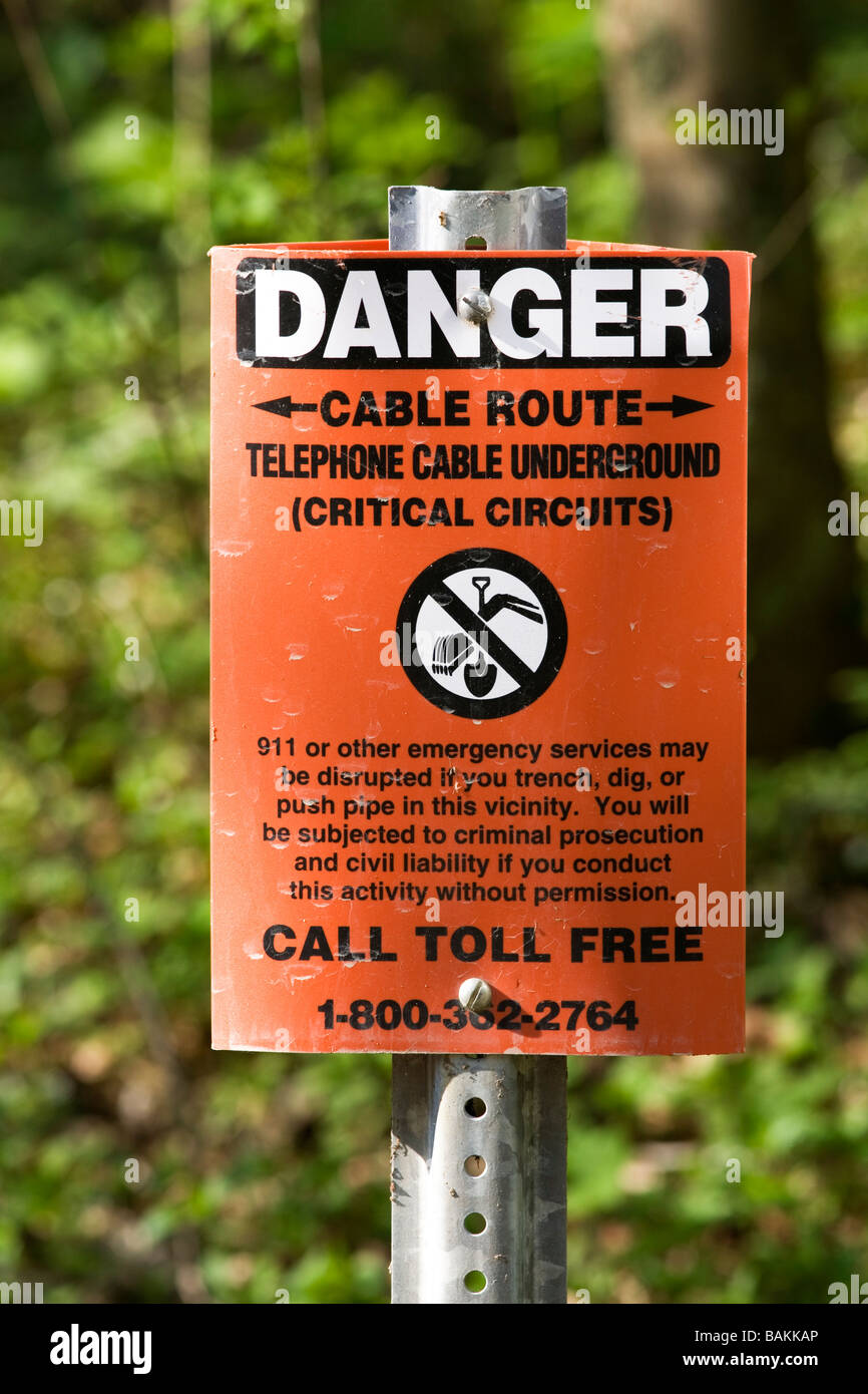 Telephone cable warning sign hi-res stock photography and images - Alamy