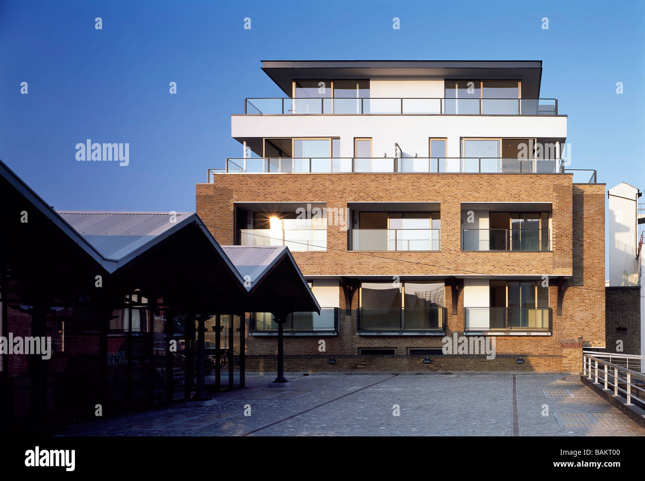 PORTOBELLO DOCK PORTOBELLO LOFTS, STIFF AND TREVILLION ARCHITECTS