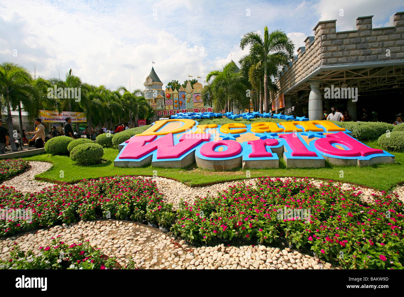 PATHUMTHANI, THAILAND – DEC. 21, 2018: Dream World amusement park near  Bangkok is one of Thailand's famous theme parks. Visitors come to enjoy for  fun Stock Photo - Alamy