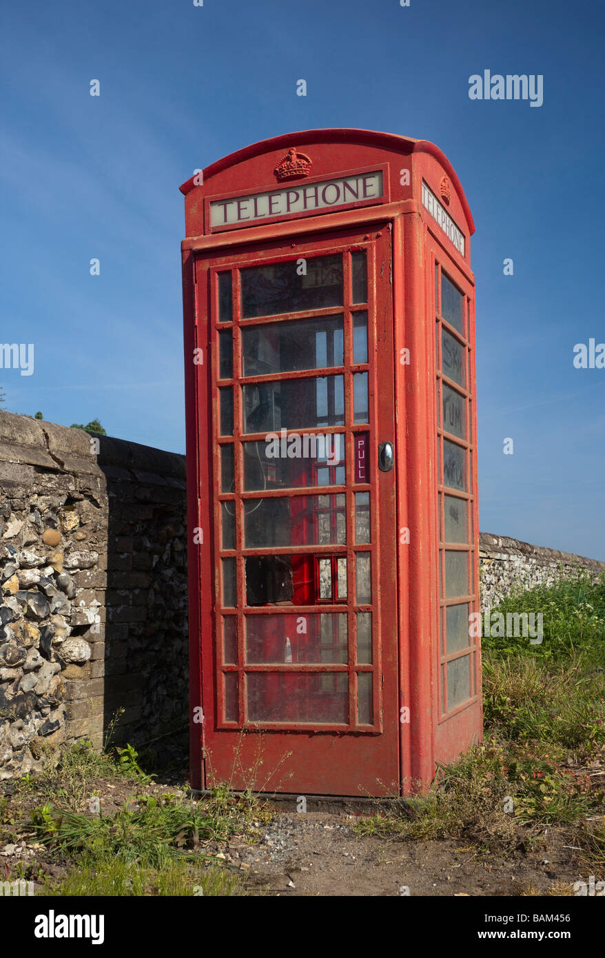 British telephone kiosk hi-res stock photography and images - Alamy