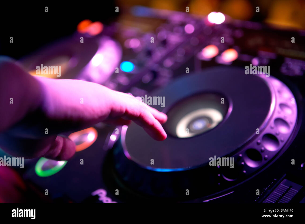 Turn tables hires stock photography and images Alamy