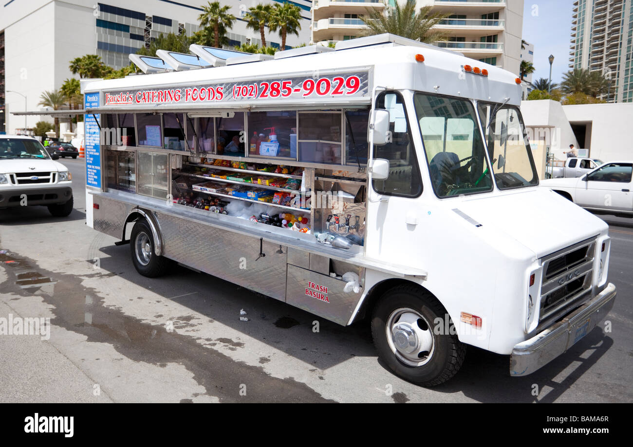Mobile lunch truck hi-res stock photography and images - Alamy