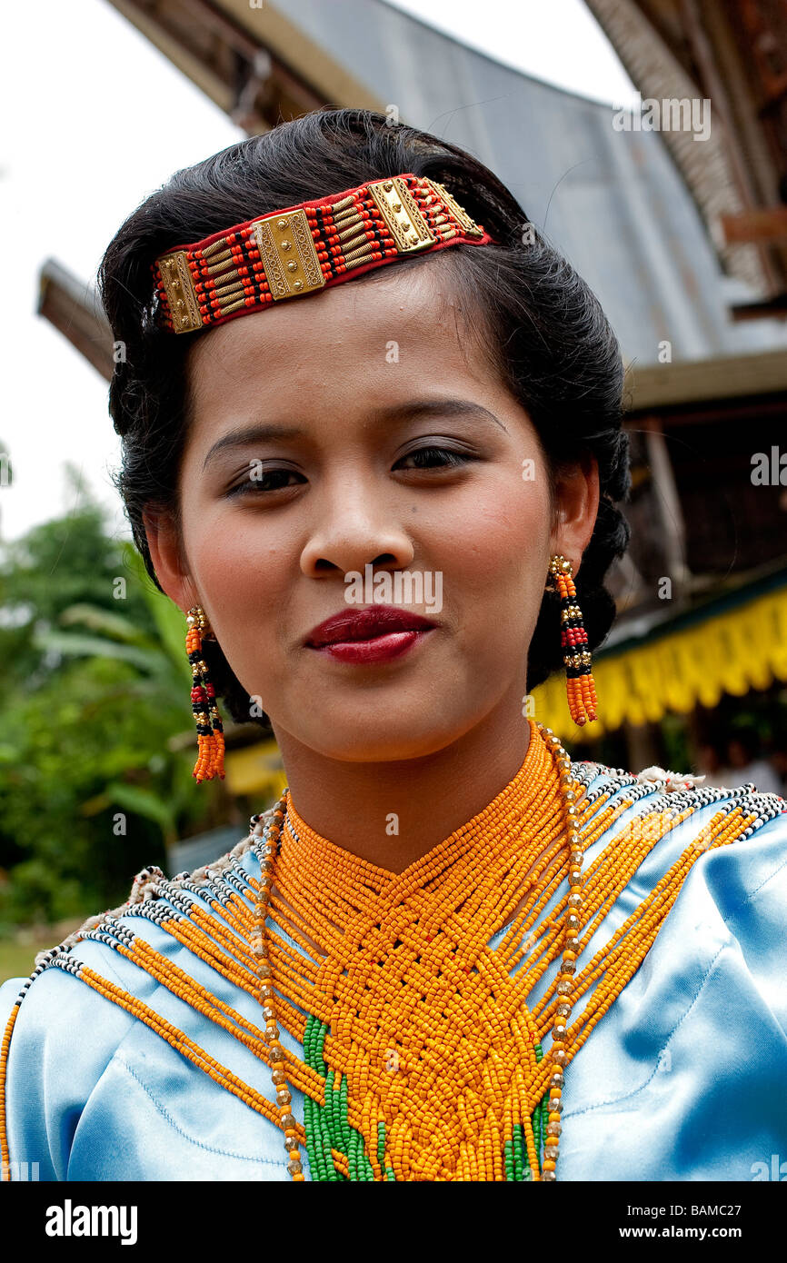 Indonesia, Sulawesi (Celebes Island), Toraja land, young lady with ceremony  clothes (wedding or funerals Stock Photo - Alamy