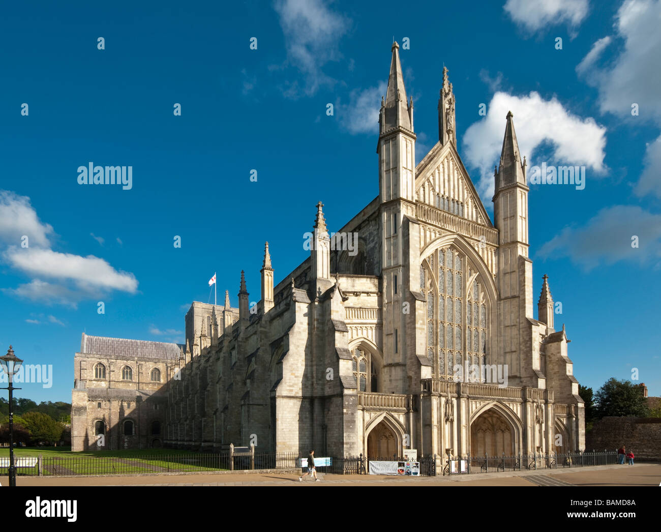 Winchester cathedral hi-res stock photography and images - Alamy
