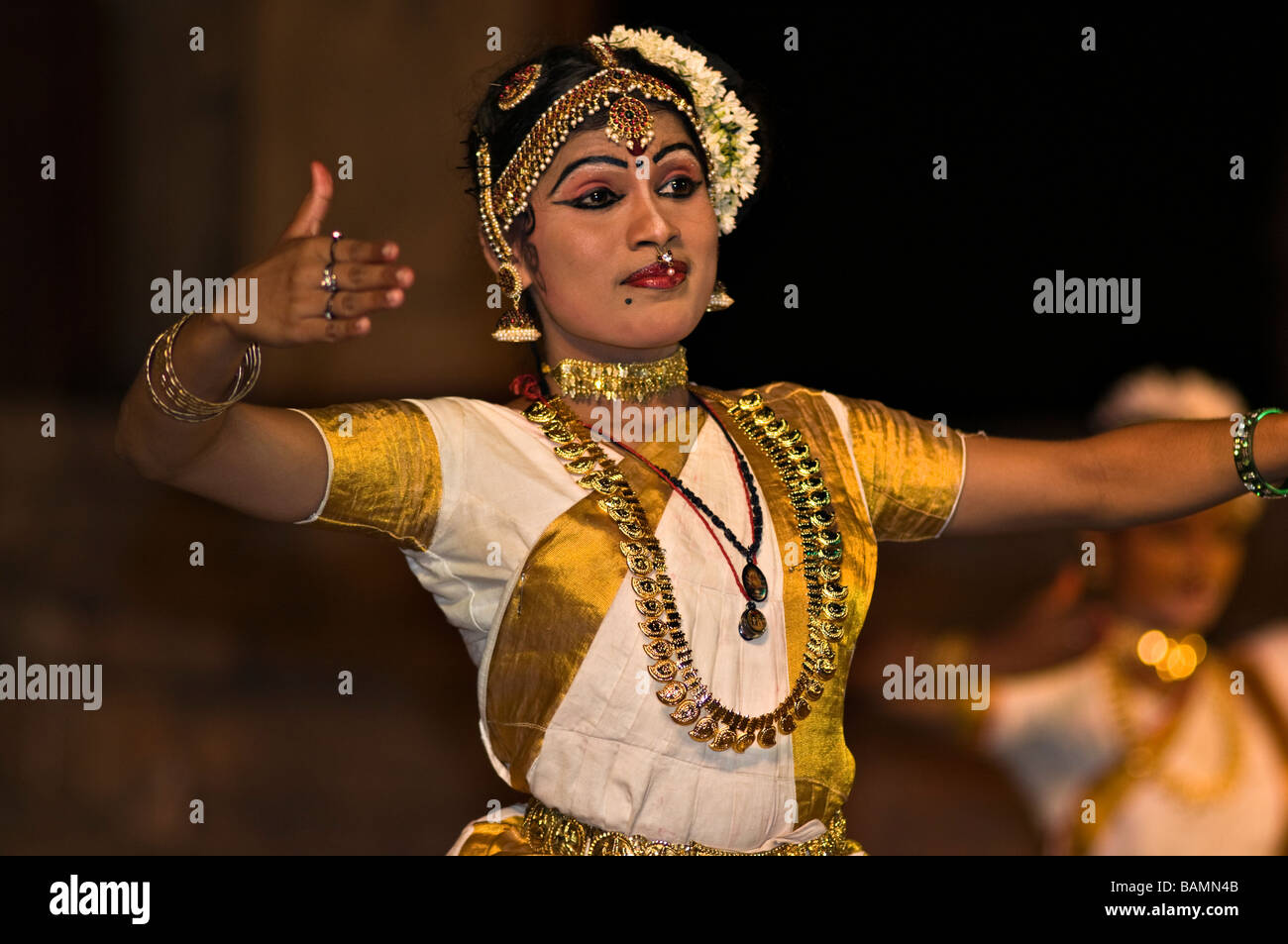 Tamil traditional dance hi-res stock photography and images - Alamy