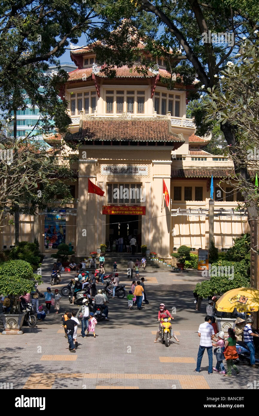 Buildings and visitors at the Saigon
