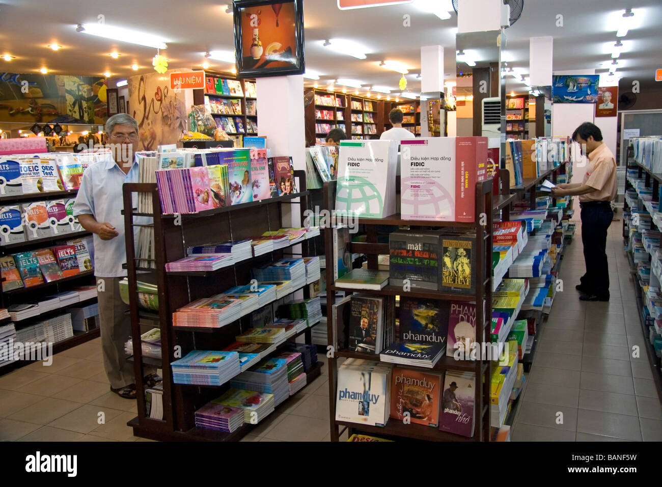 Bookstore hires stock photography and images Alamy