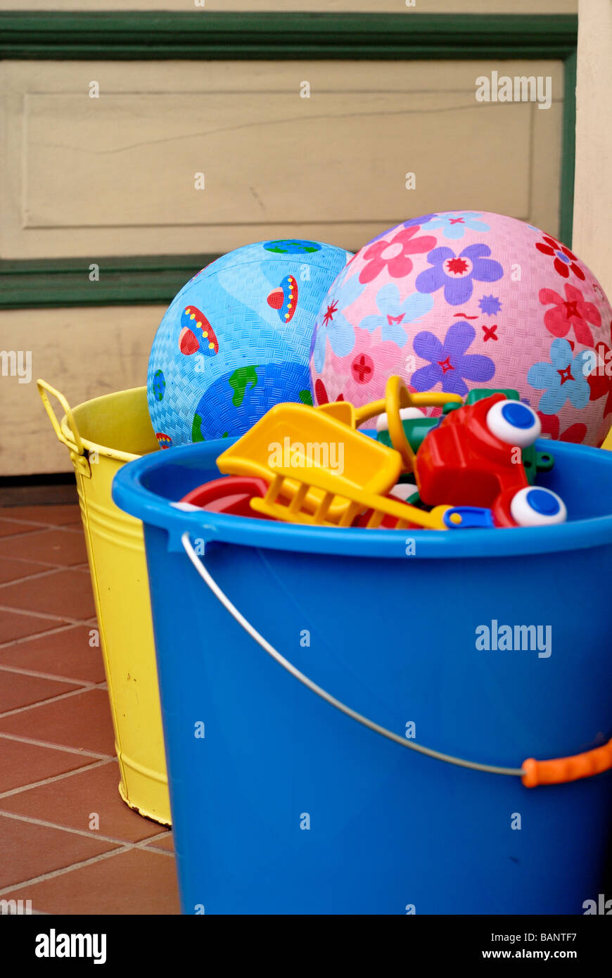 Bouncing balls hires stock photography and images Alamy