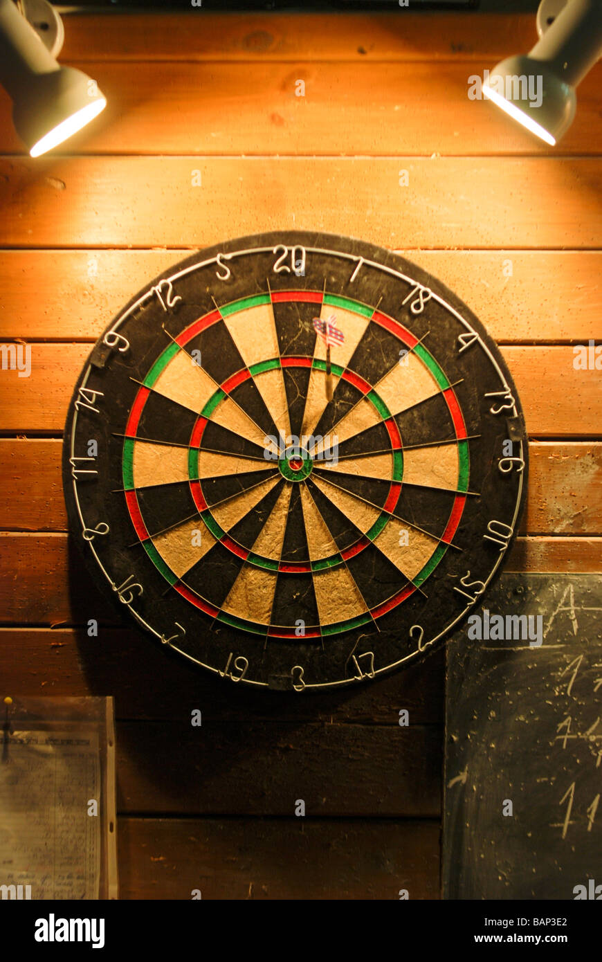 Pub dartboard hi-res stock photography and images - Alamy