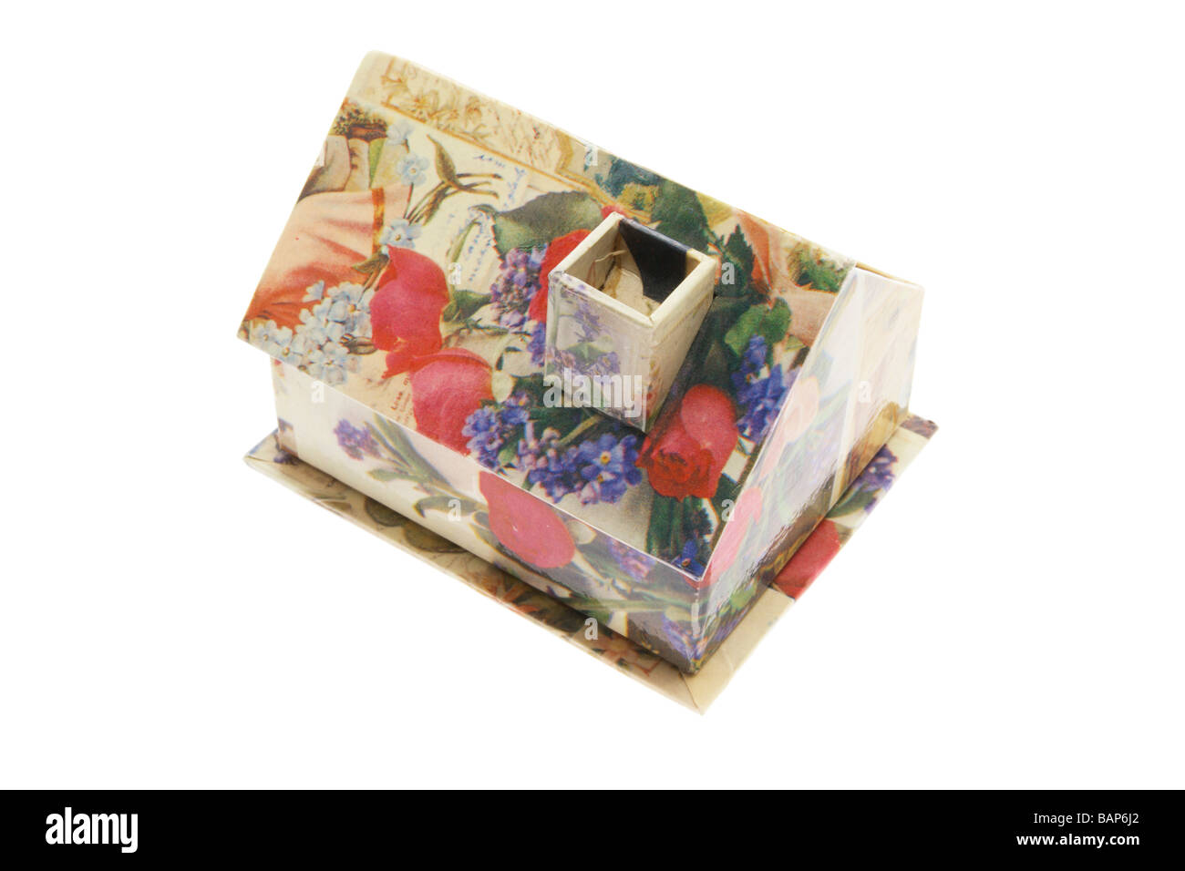 Cardboard house cut out hi-res stock photography and images - Alamy