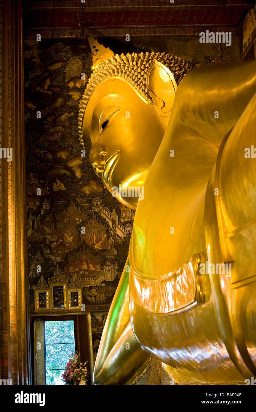 The Reclining Buddha in Wat Pho, Bangkok, Thailand Stock Photo - Alamy
