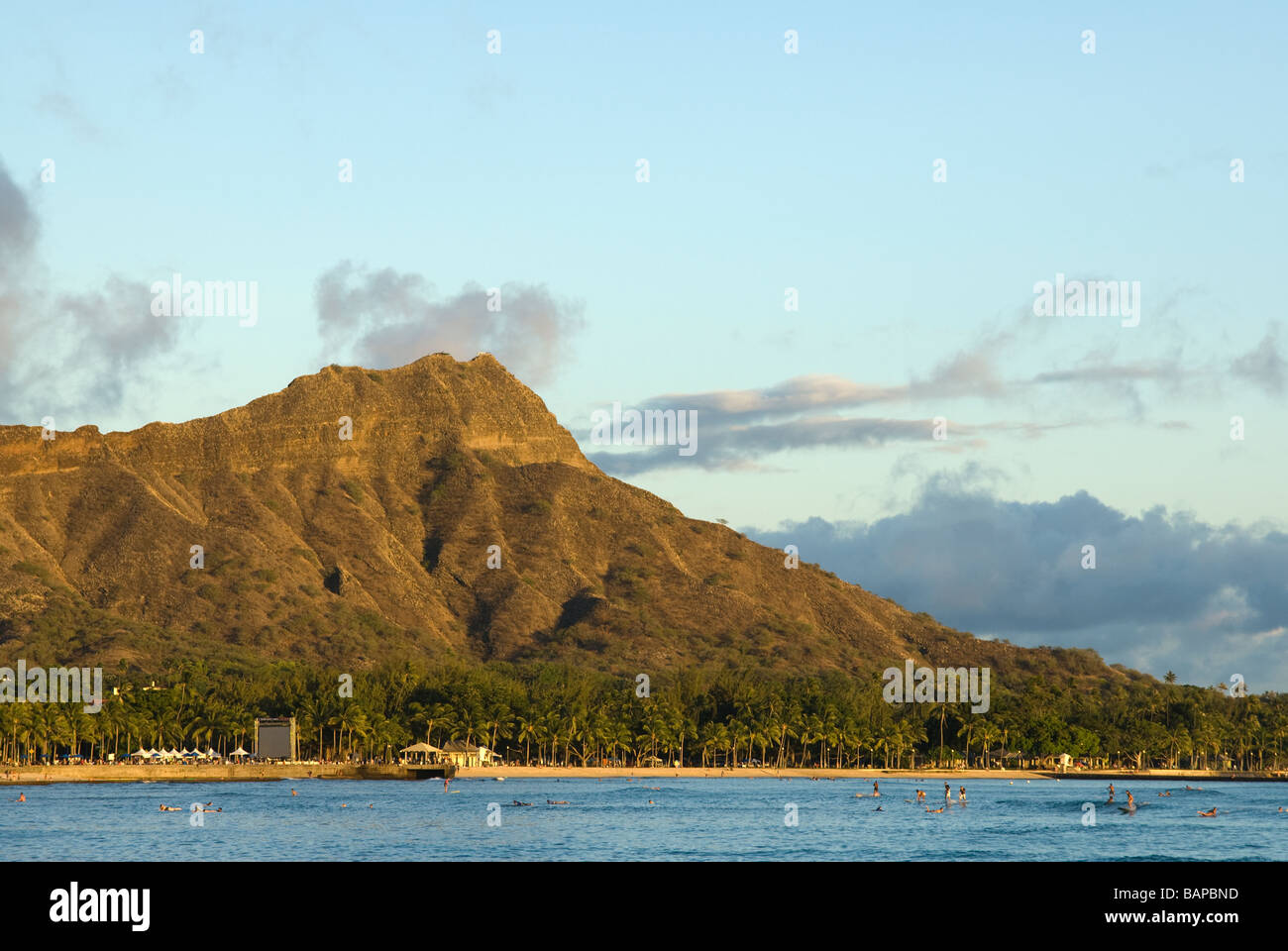 Diamond Head and the shoreline of Waikiki Beach on Oahu in Hawaii Stock ...