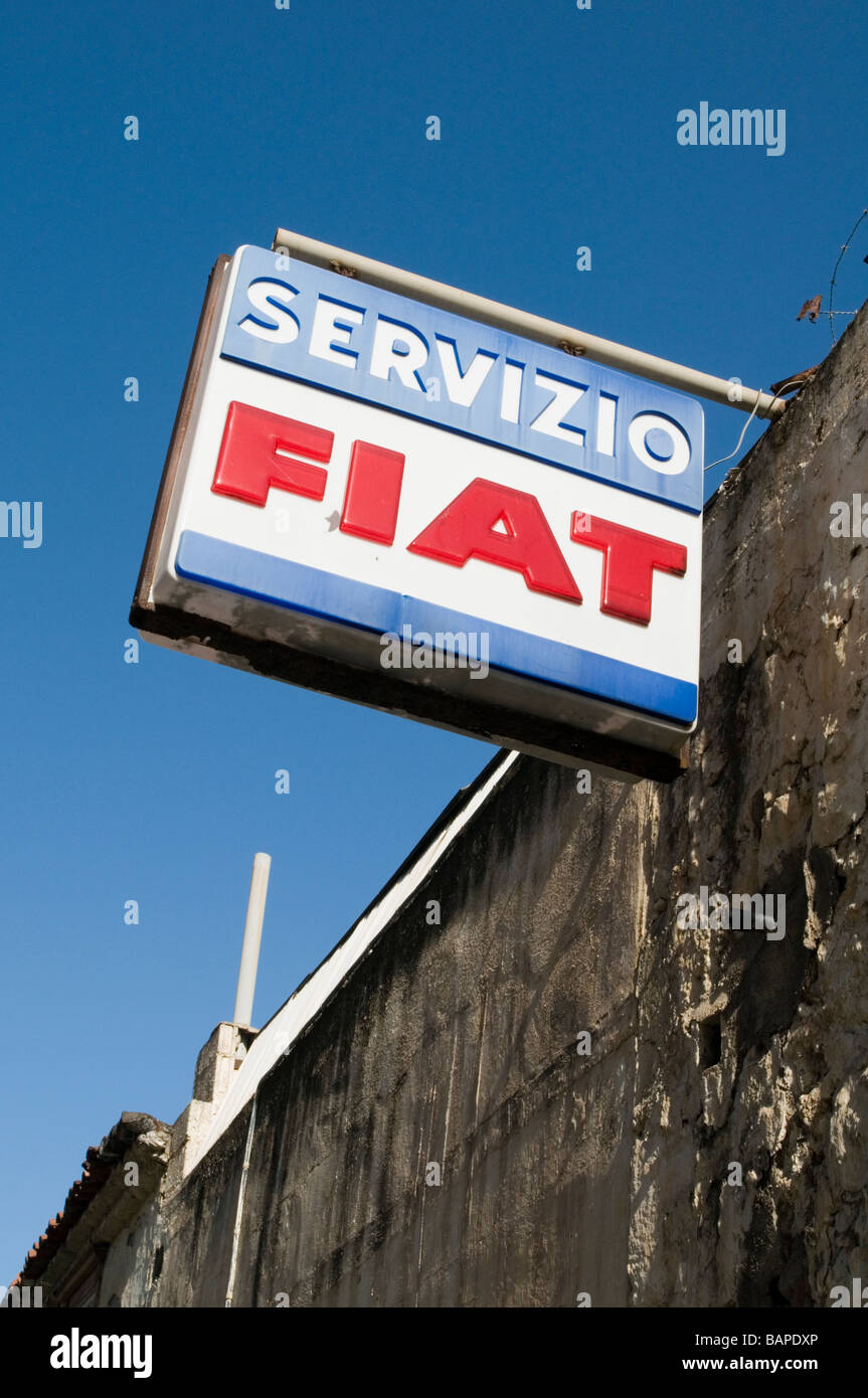 fiat service servicing repair repairing car market Italian Italy