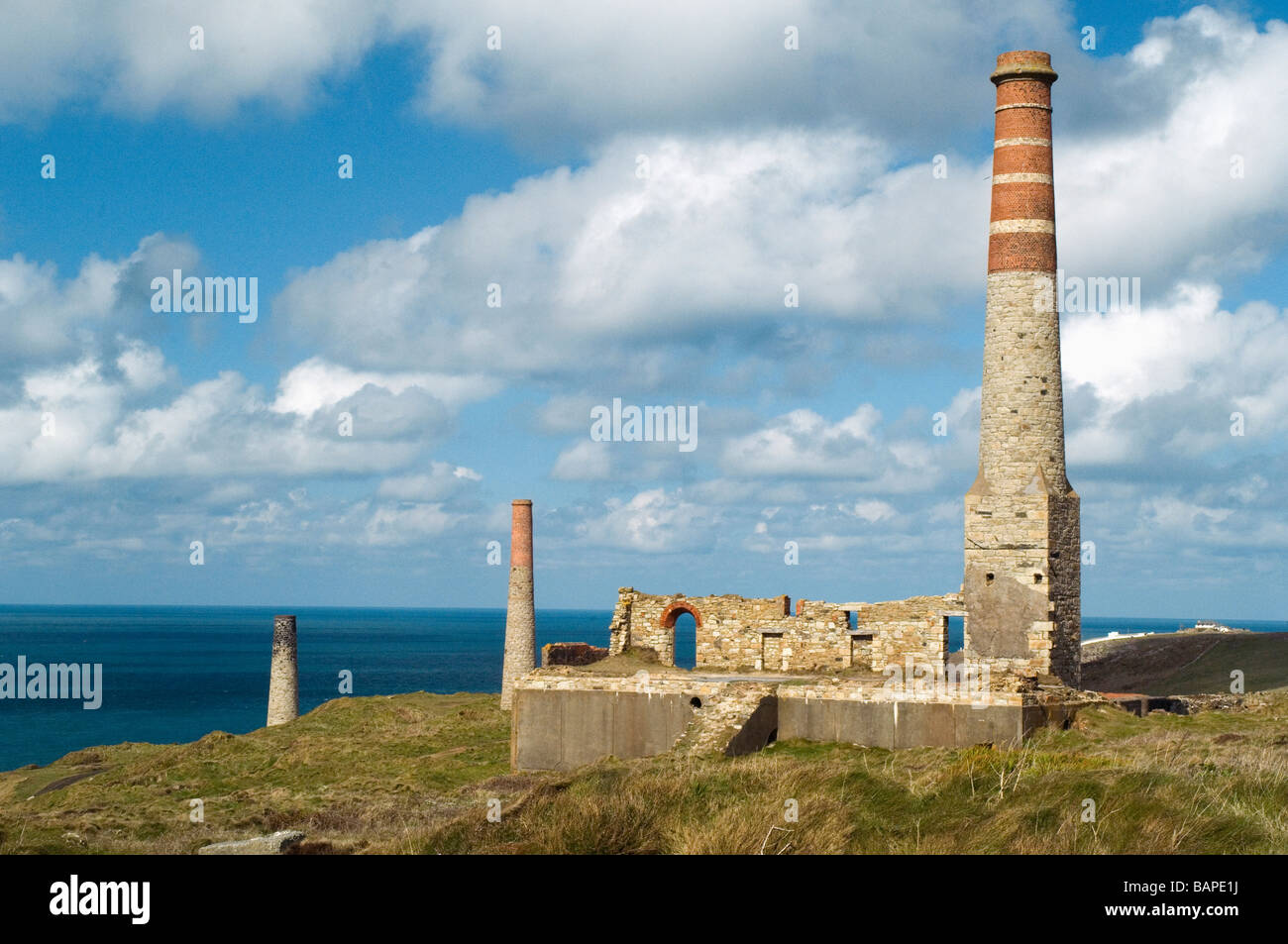 Chimney stack at the Levant old tin mine on the Cornish coast Stock Photo
