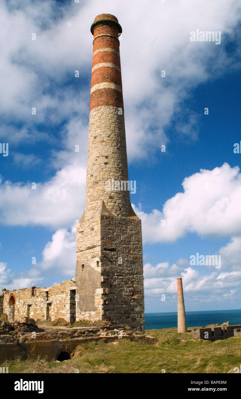 Chimney stack at the Levant old tin mine on the Cornish coast Stock Photo