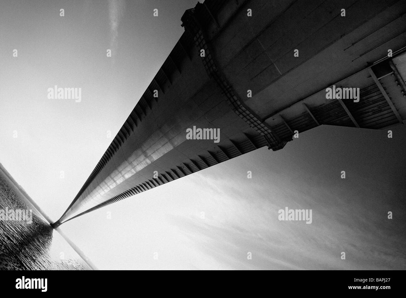 The Humber Bridge, one of the longest single span suspension bridges in the world, Hull, East Yorkshire, Humberside, UK Stock Photo