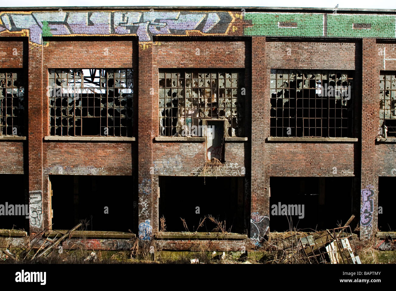 Montreal Graffiti Architecture High Resolution Stock Photography and ...