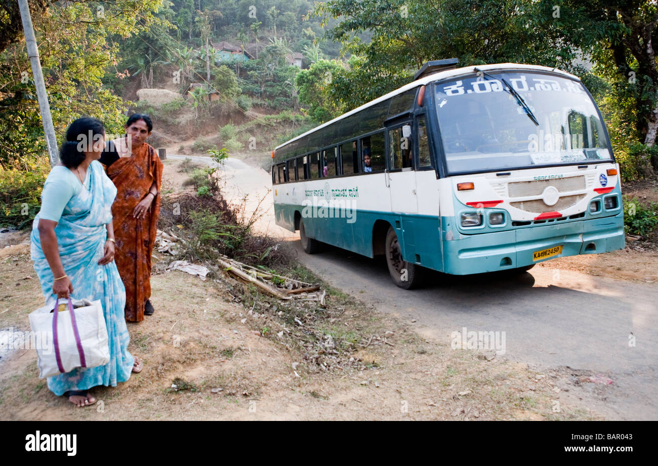 People Waiting For A Local Bus Kerala India Stock Photo