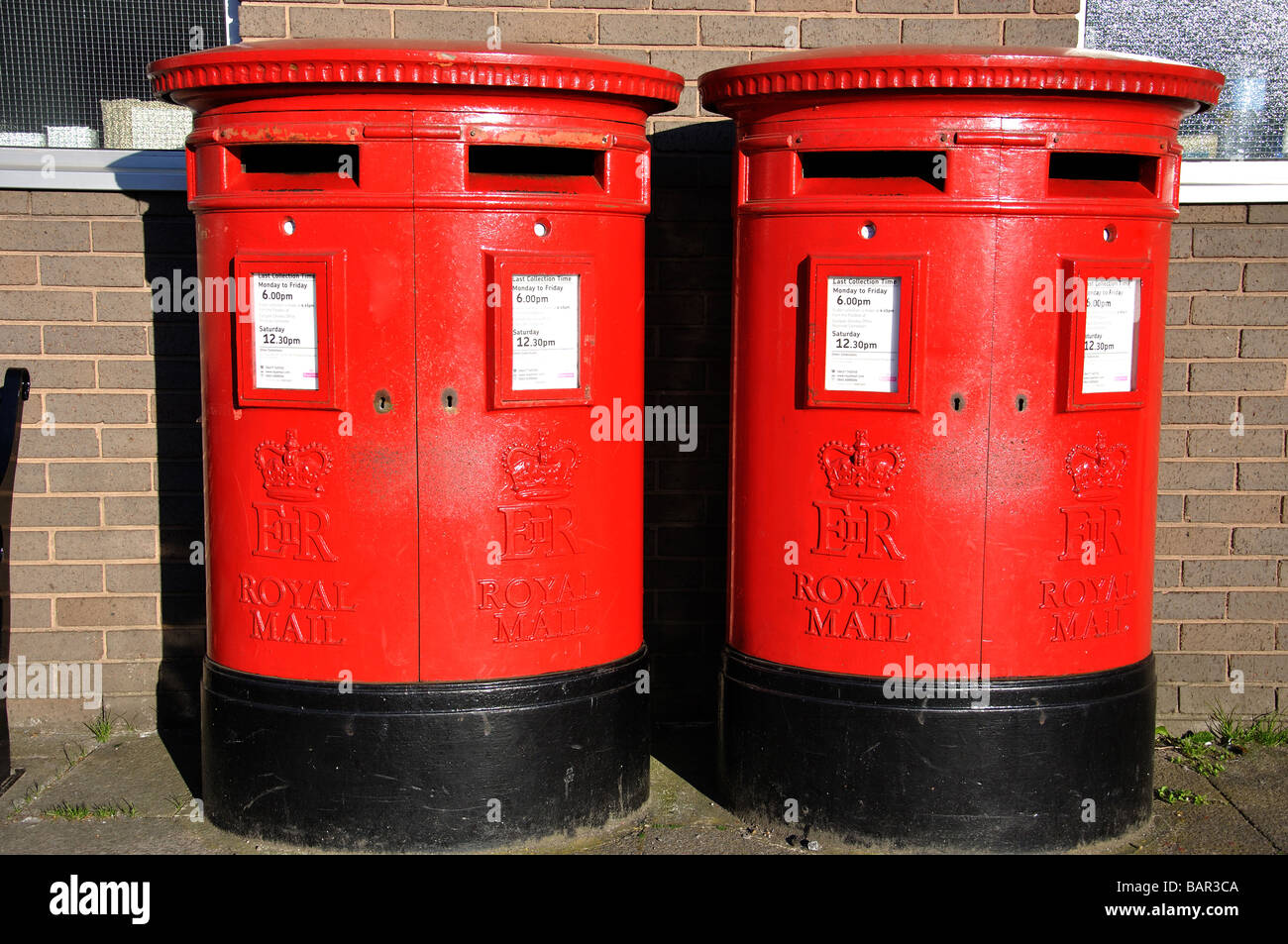 Royal mail post boxes hires stock photography and images Alamy