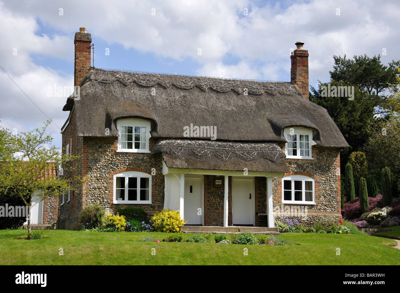 Thatched cottage, Dalham, Suffolk, England, United Kingdom Stock Photo