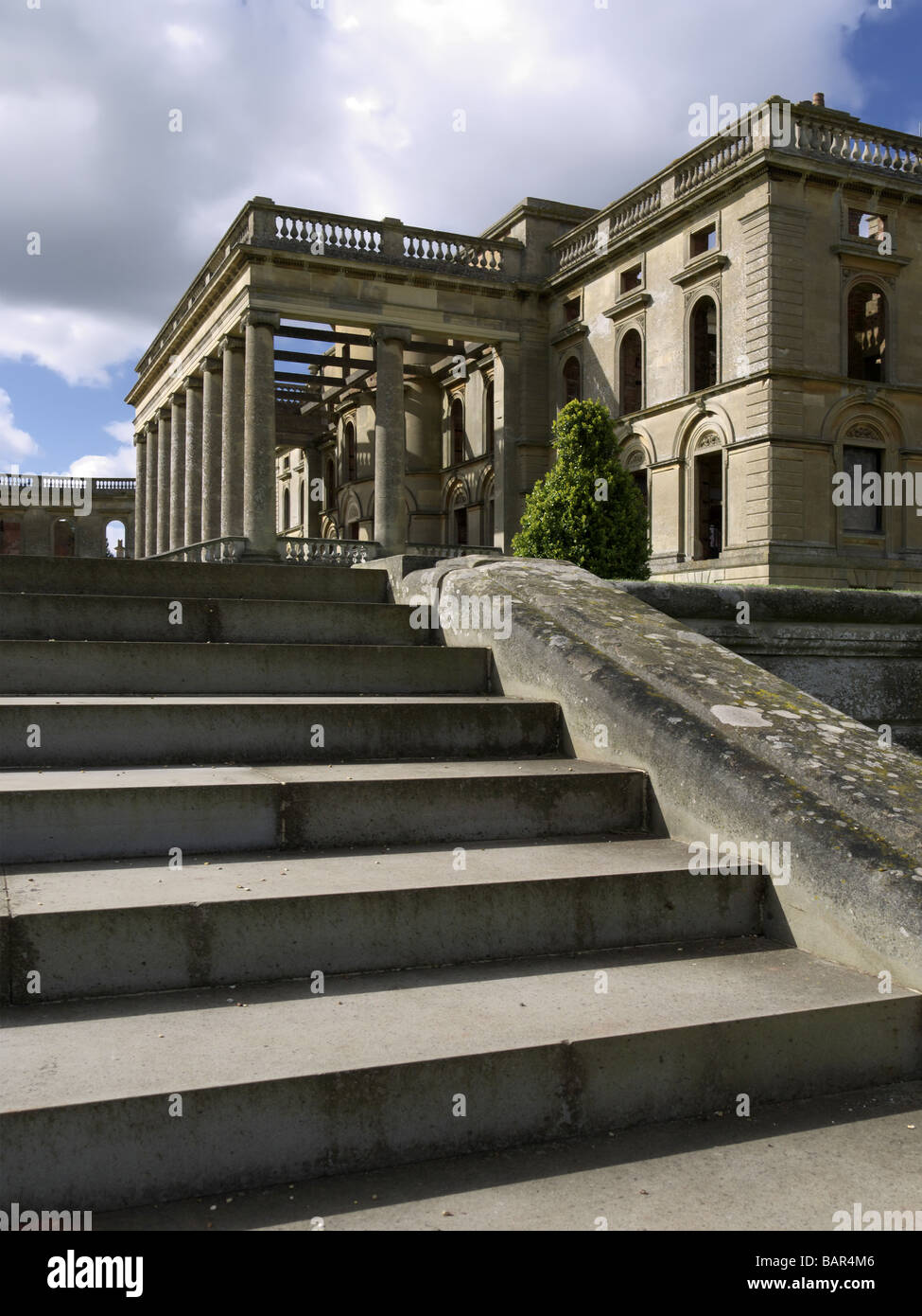 Stately Step Palace exterior steps england hi-res stock photography and images - Alamy