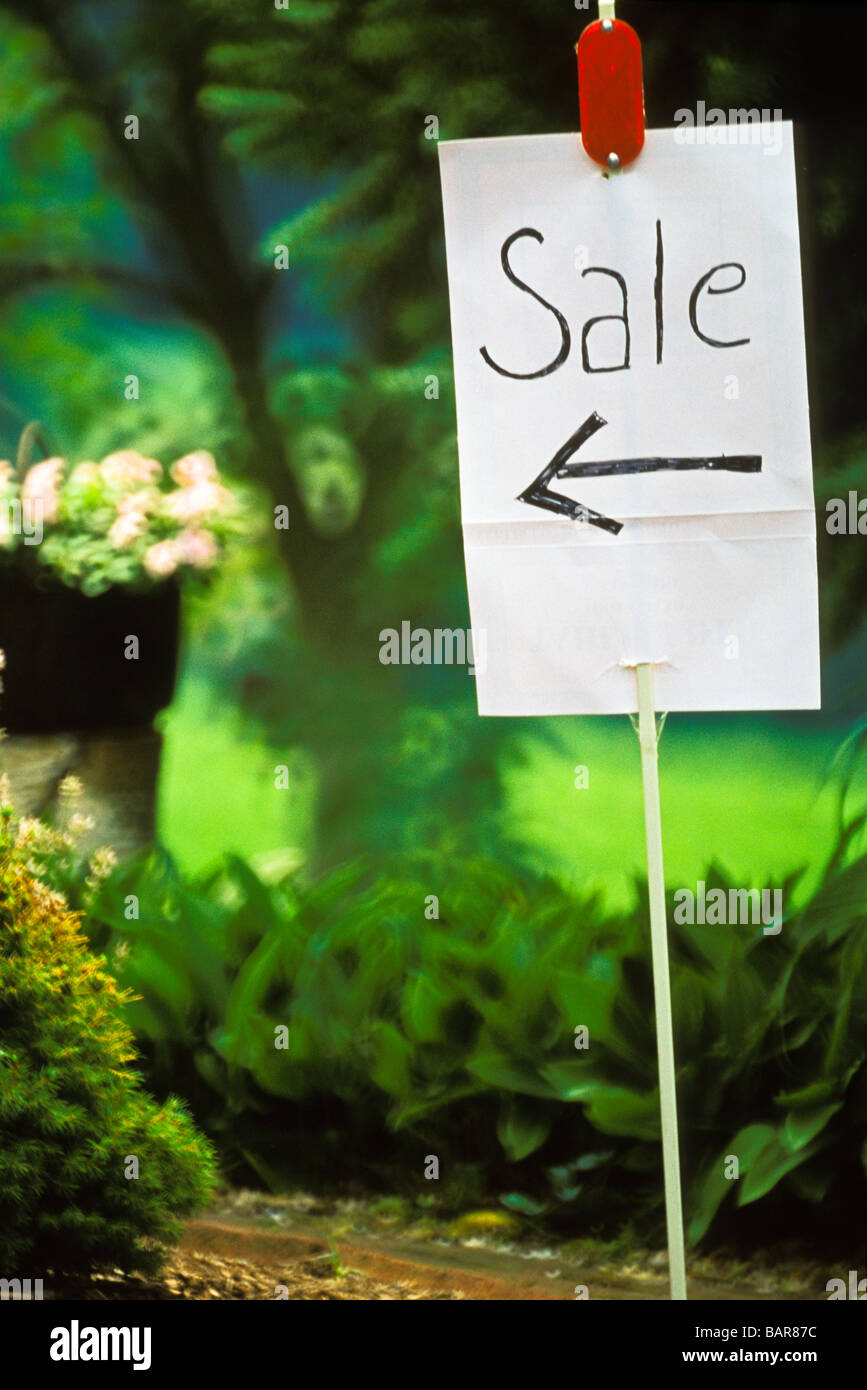 Yard sale sign icon hi-res stock photography and images - Alamy
