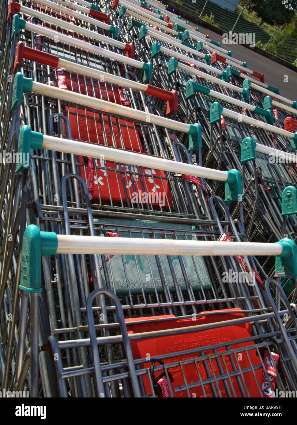 Shopping trolleys australia hires stock photography and images Alamy