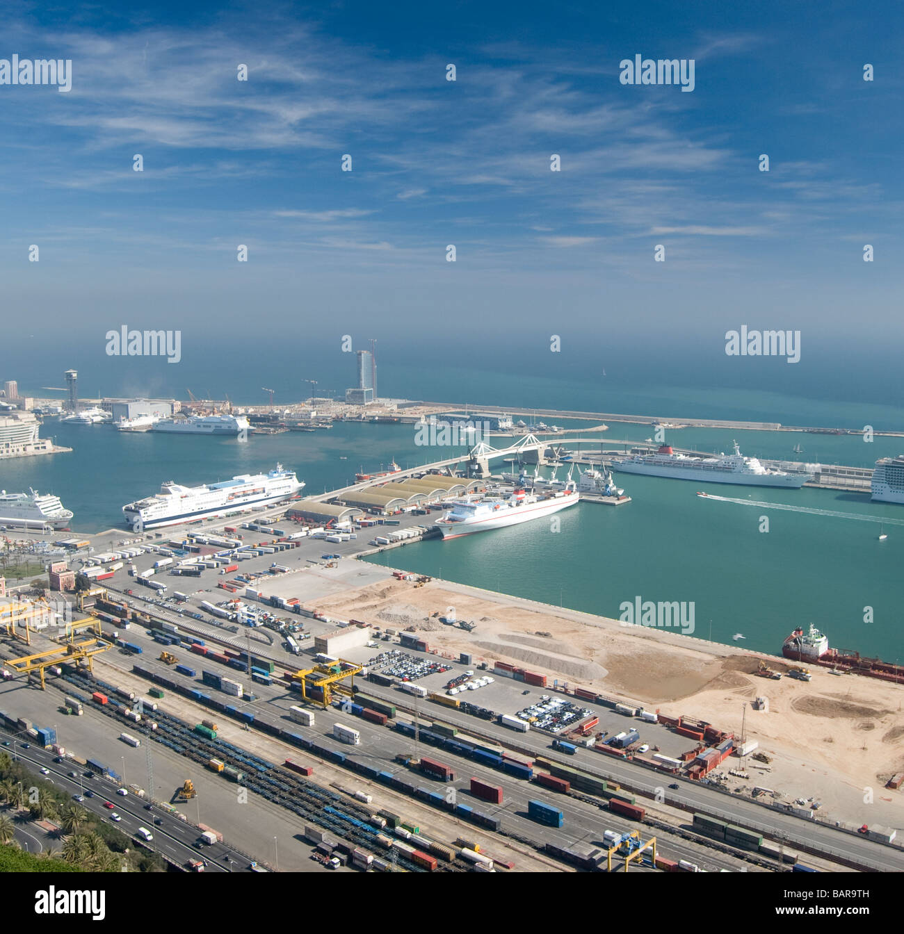 Boat wharf beach sea hi-res stock photography and images - Alamy