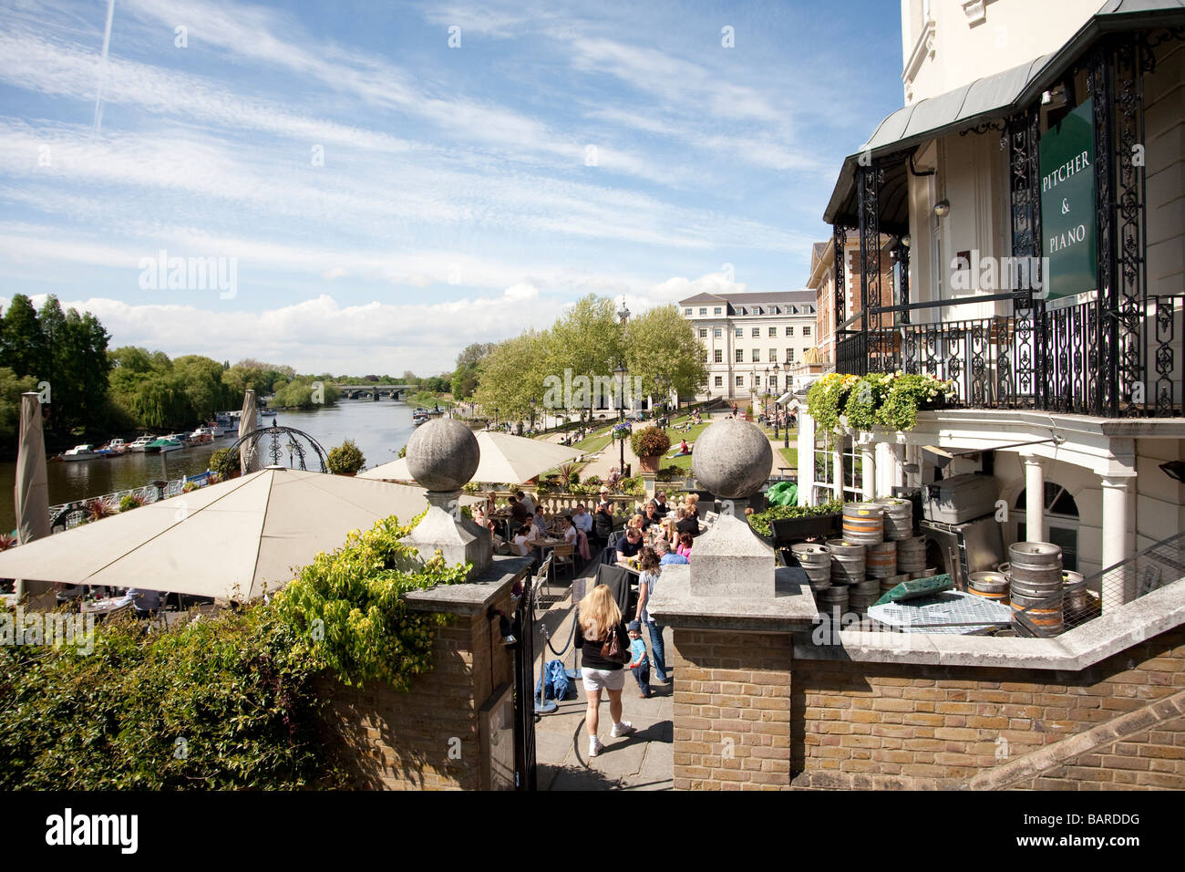 Pitcher and Piano bar in Richmond upon Thames Riverside development and view of River Thames Stock Photo