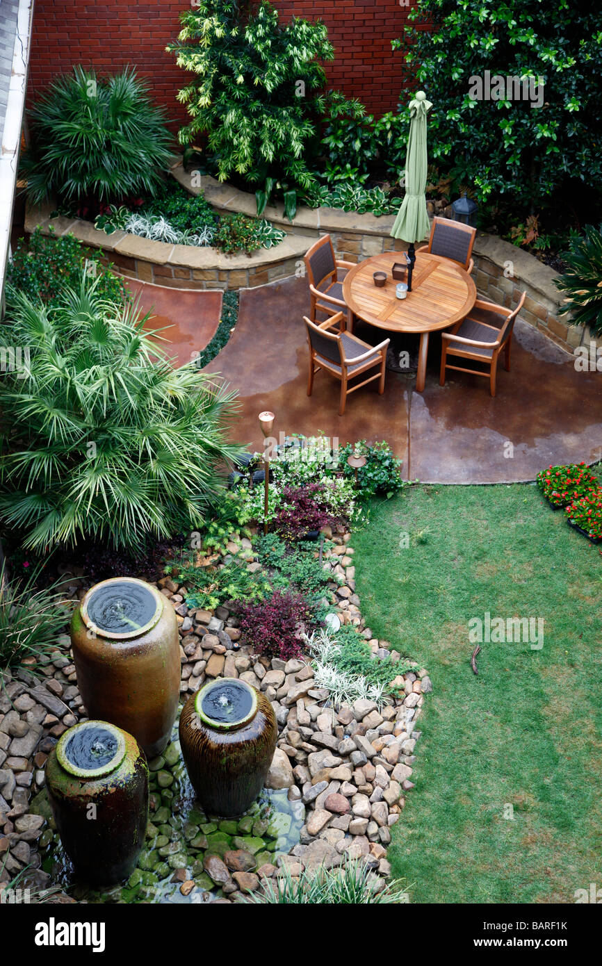Garden water feature algae hi-res stock photography and images - Alamy