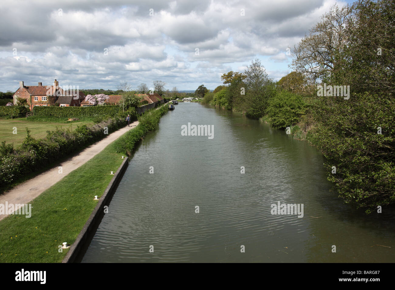 Kennet and Avon canal near the Caen Hill locks at Devizes, Wiltshire, England, UK Stock Photo