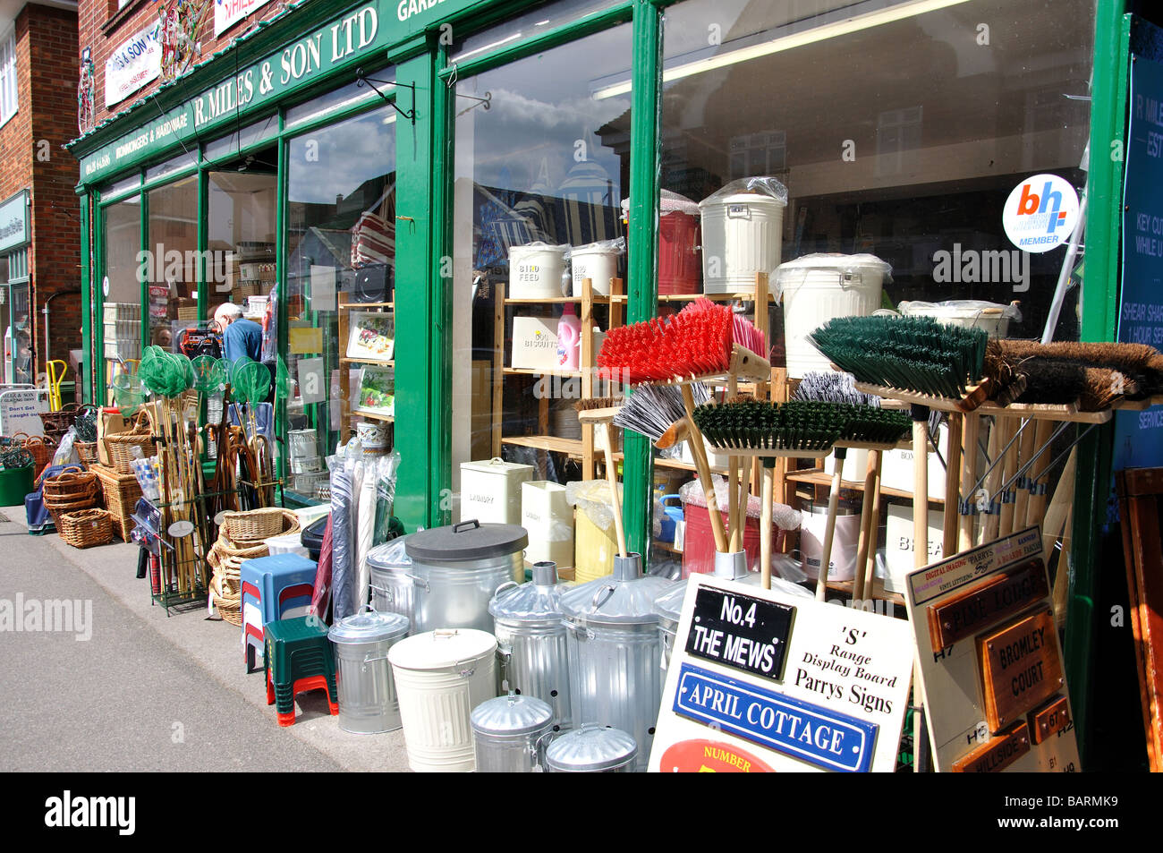 Haslemere surrey street hires stock photography and images Alamy