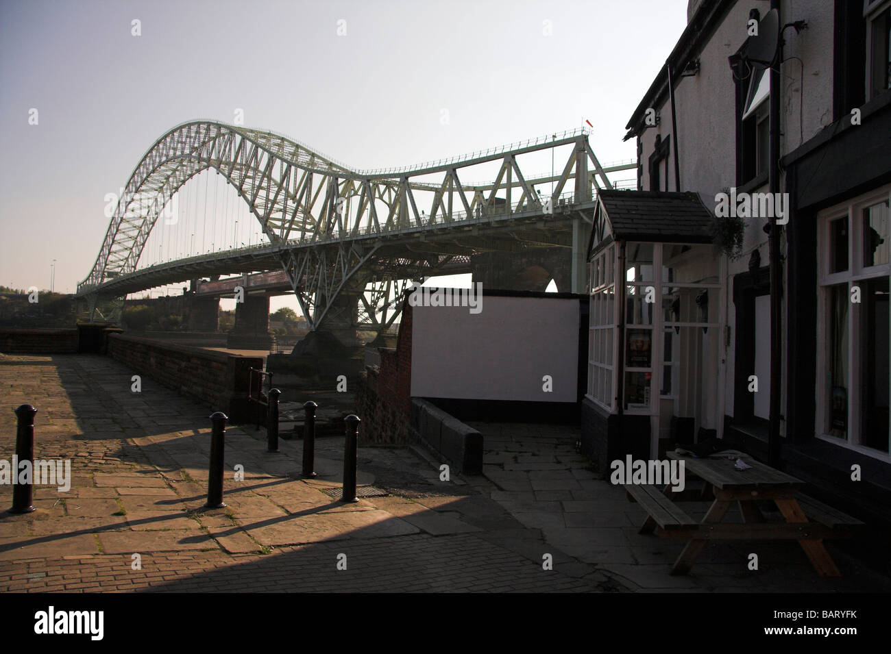 Pub in Widnes ,next to the Silver Jubilee Bridge over the River Mersey and Manchester Ship Canal at Runcorn Gap, Cheshire, UK Stock Photo