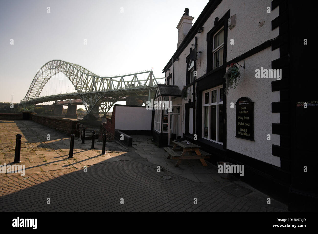 Pub in Widnes ,next to the Silver Jubilee Bridge over the River Mersey and Manchester Ship Canal at Runcorn Gap, Cheshire, UK Stock Photo