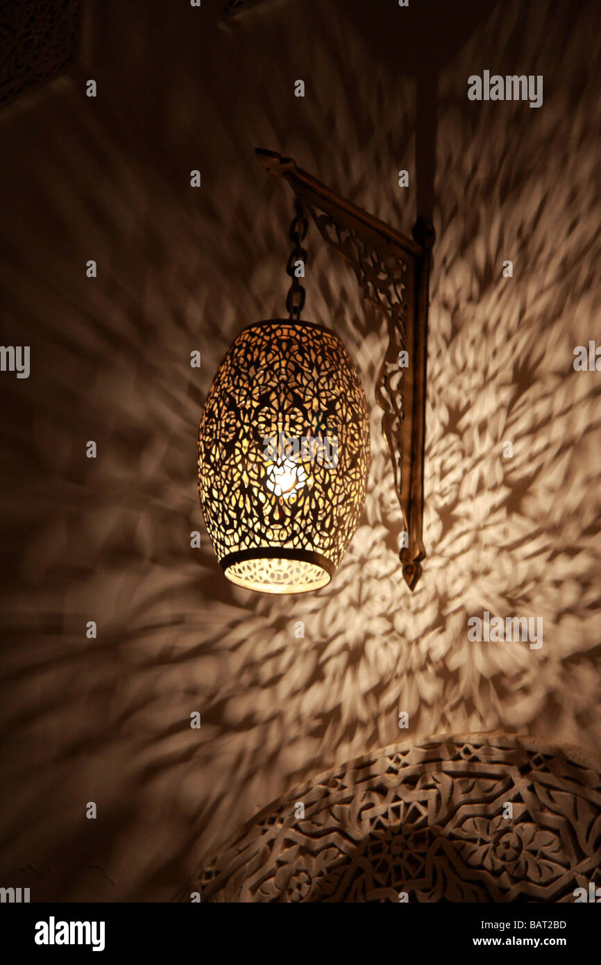 Moroccan light/Lantern and relection/pattern on wall Stock Photo - Alamy