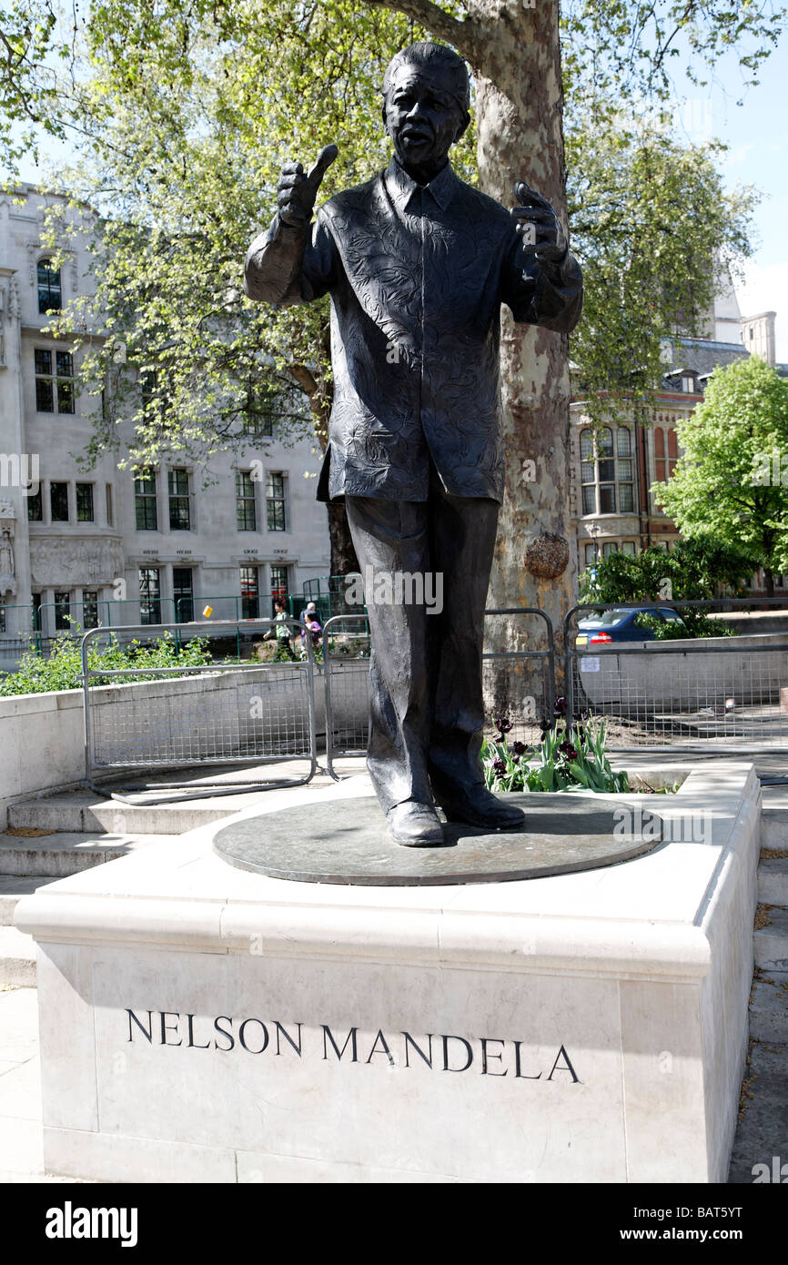 Nelson Mandela statue, Parliament Square, London, England Stock Photo