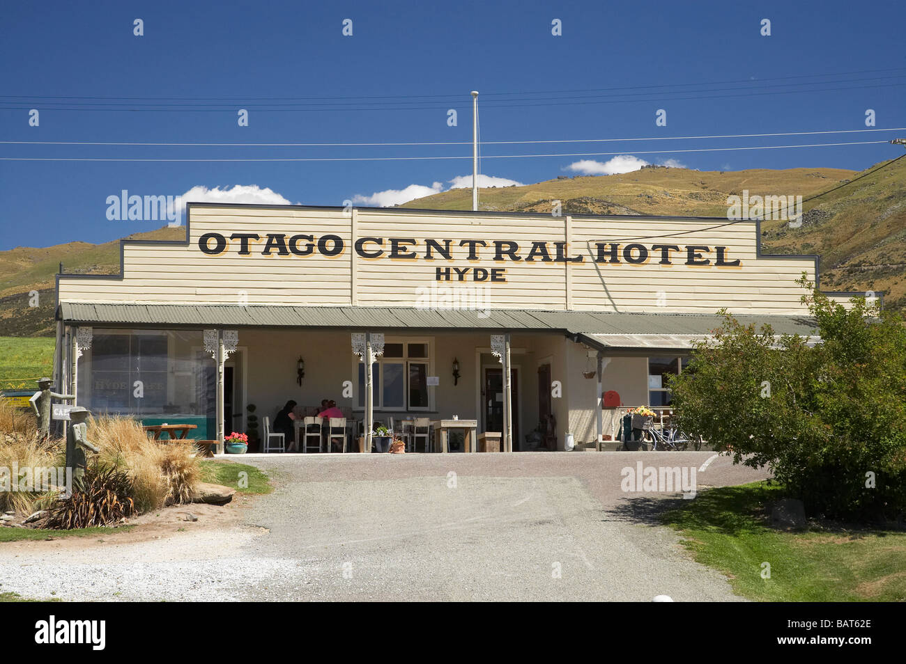 Otago Central Hotel on Otago Central Rail Trail Hyde Central Otago South Island New Zealand Stock Photo