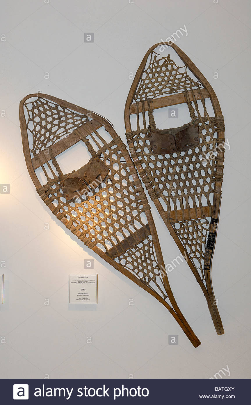 Snowshoes Old Stock Photos & Snowshoes Old Stock Images Alamy
