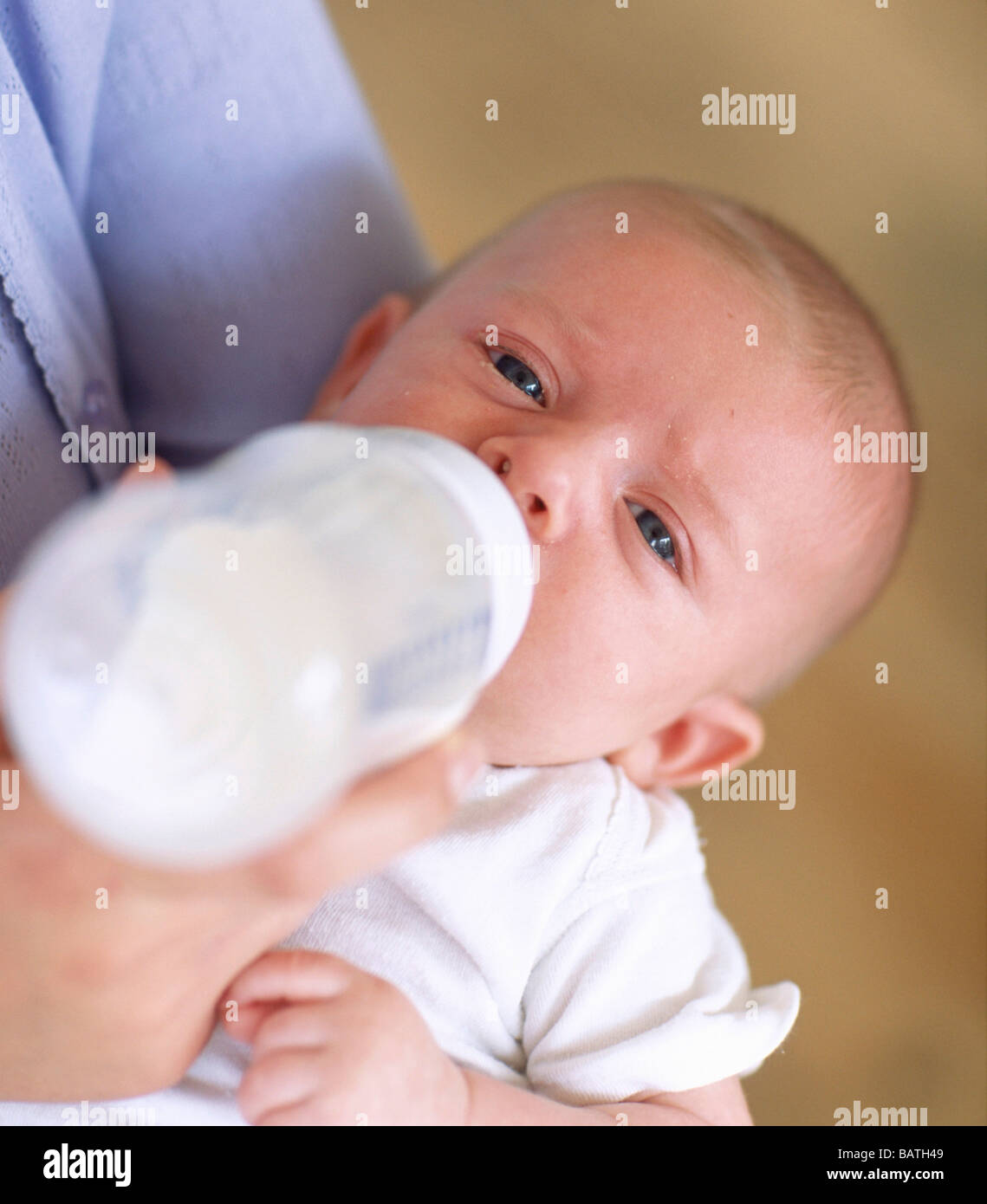 2 month old baby feeding