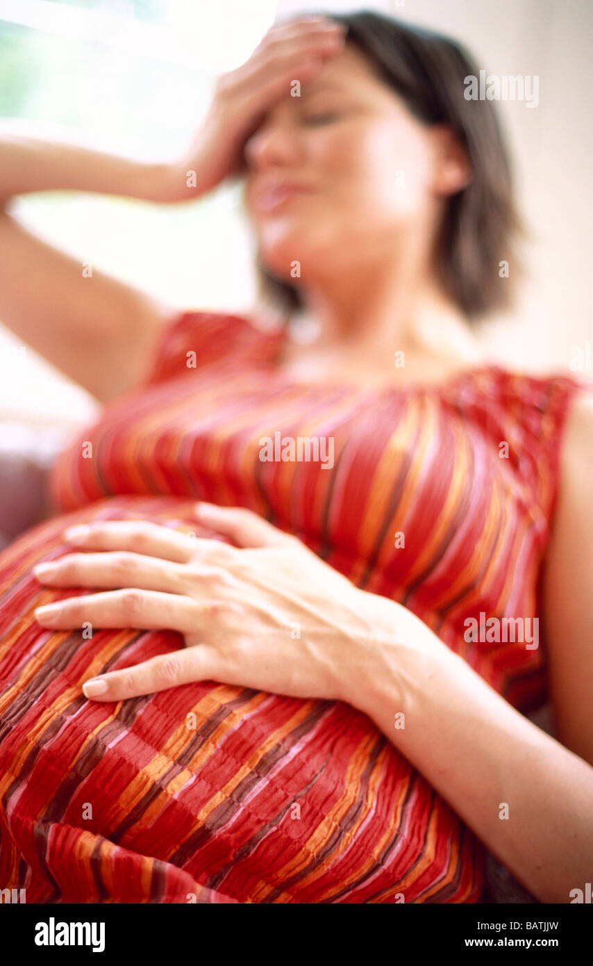 Больных этим заболеванием матерей. Беременные женщины. Анемия беременных. Жда у беременных. Беременные женщины с анемией.