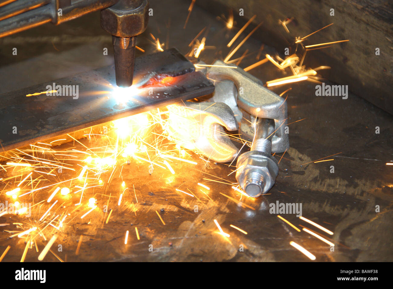 Acetylene torch cutting a metal cornice Stock Photo Alamy