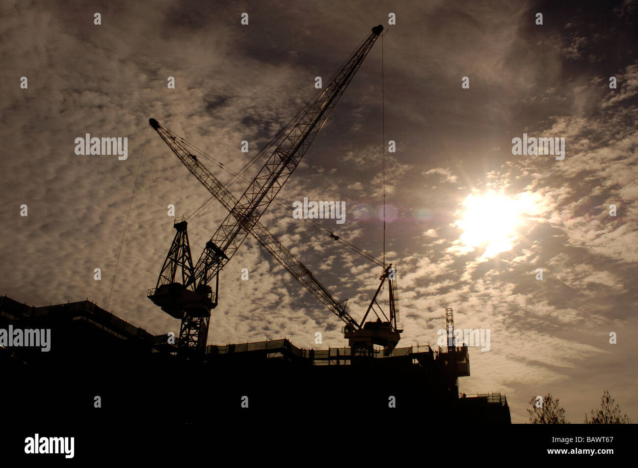 Scaffold Cranes High Resolution Stock Photography and Images - Alamy