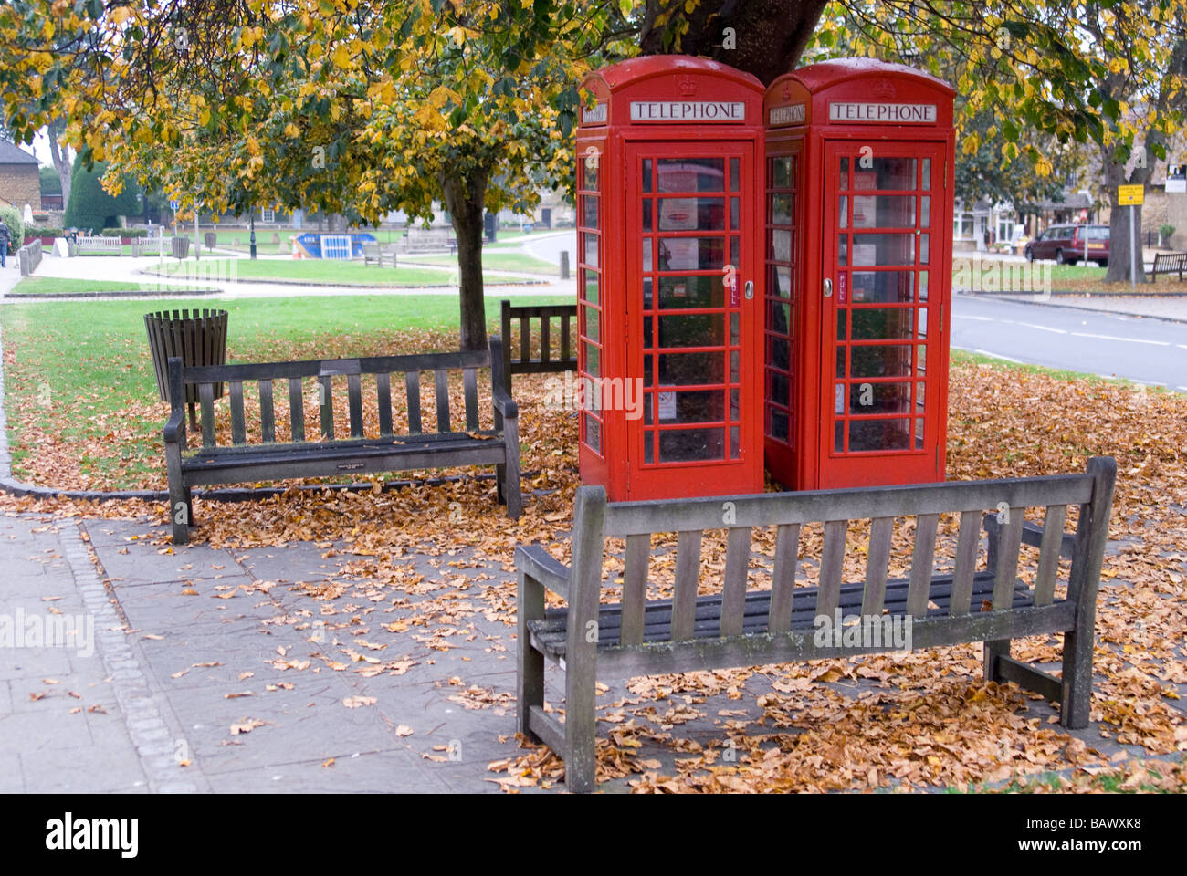 Red phone booth london hi-res stock photography and images - Alamy
