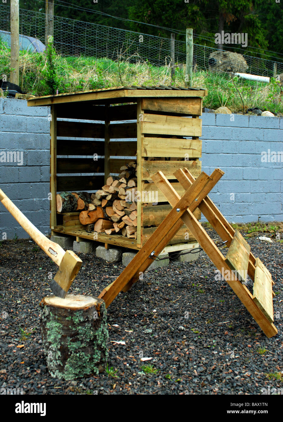 Log holder for chopping wood hot sale