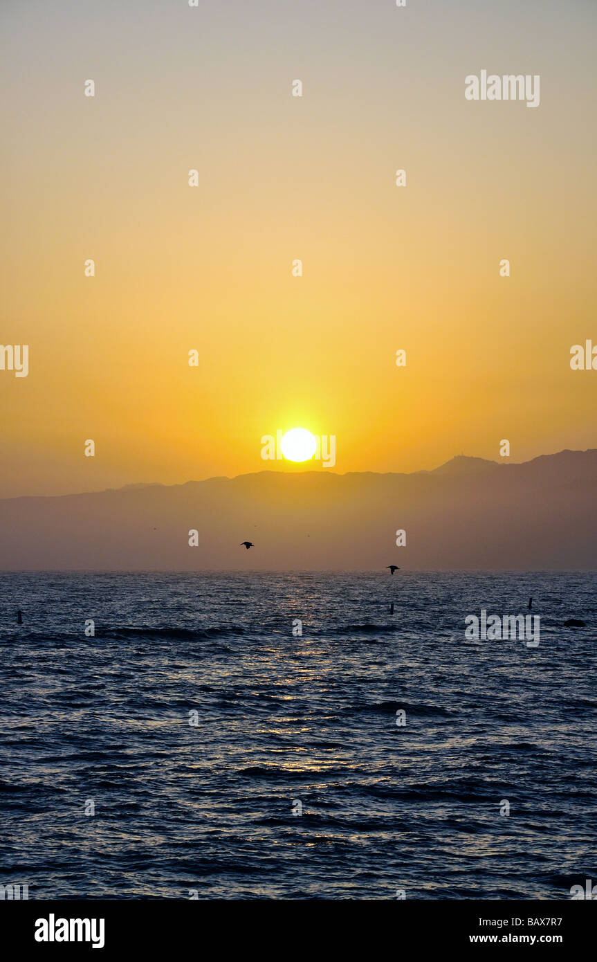 Sea sunset sky mountains hi-res stock photography and images - Alamy
