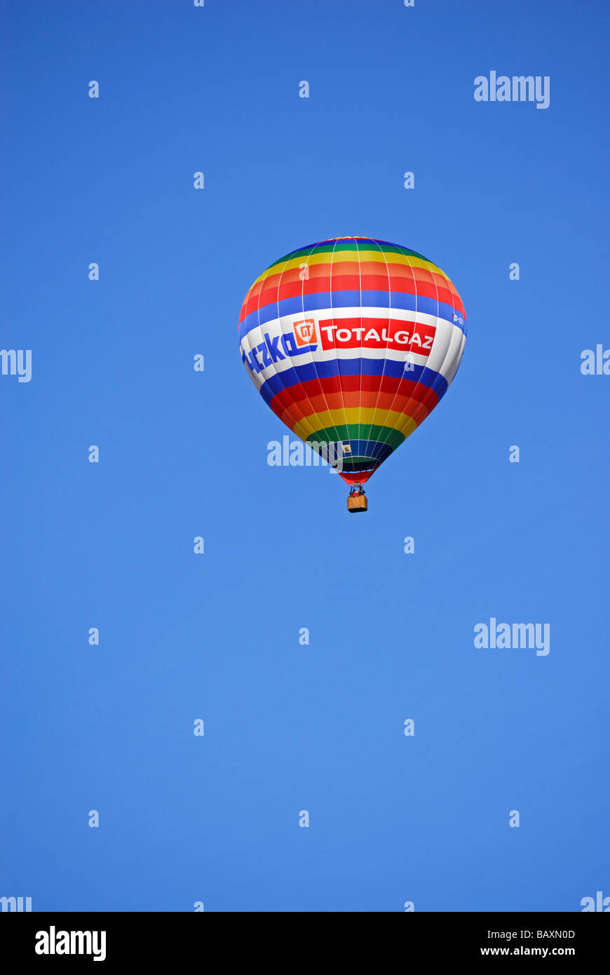 ballooning, hot air balloon with passengers in gondola, Montgolfiade in